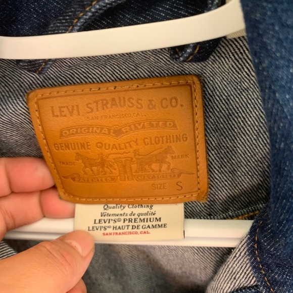 Jean jacket - Picture 2 of 5